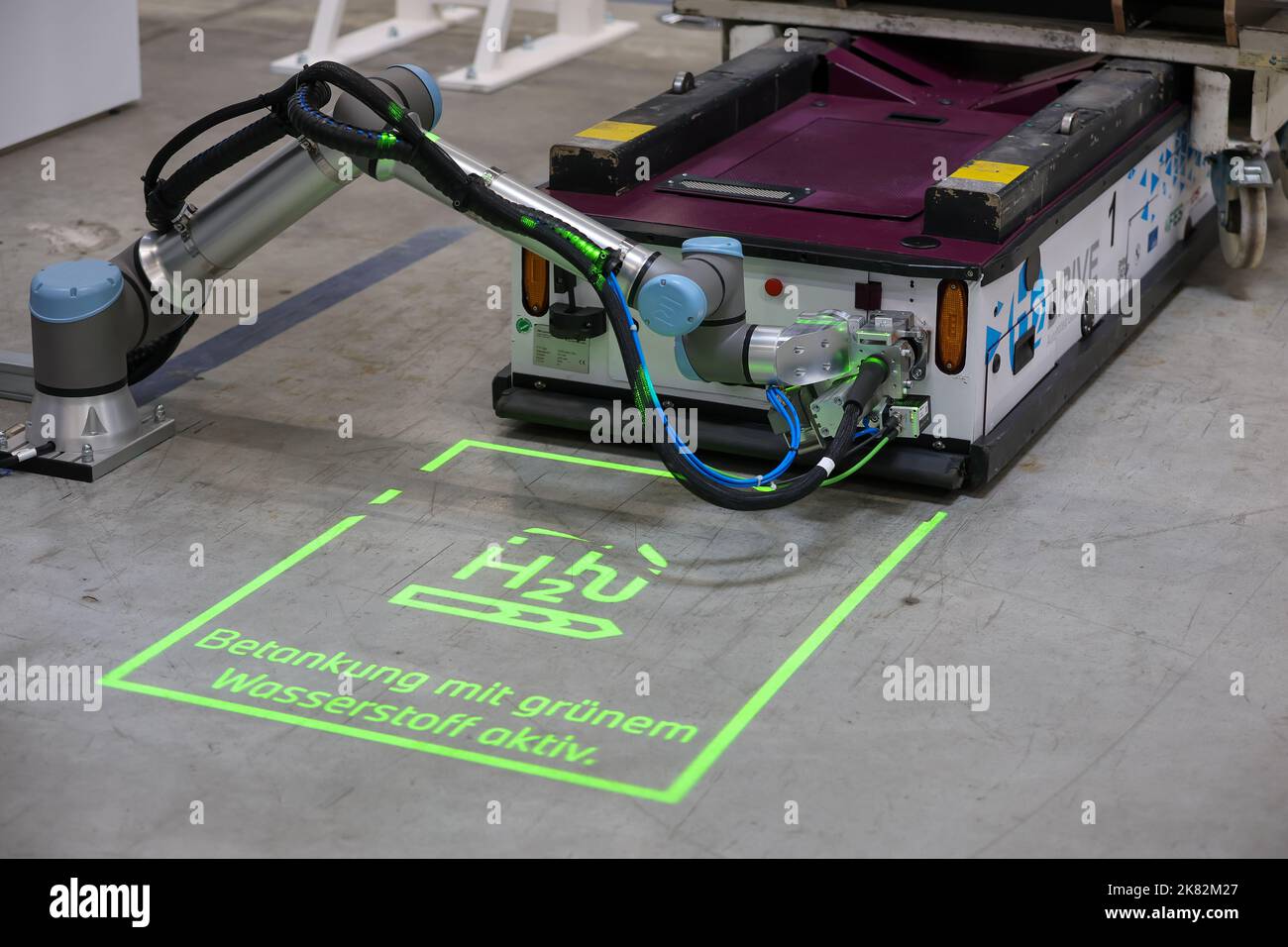 Leipzig, Germany. 20th Oct, 2022. 20 October 2022, Saxony, Leipzig A hydrogenpowered