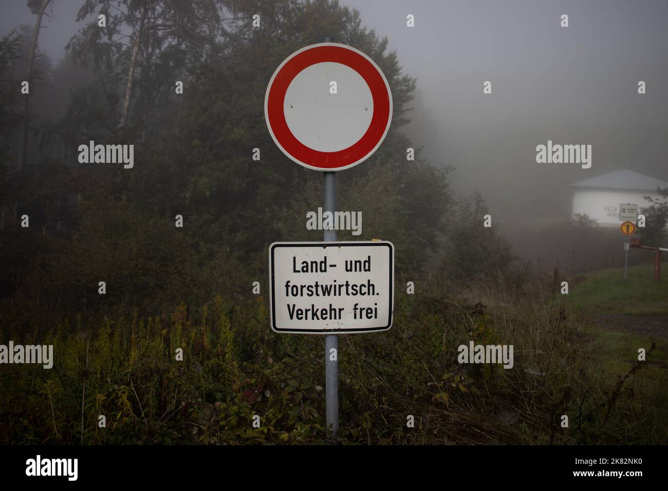 Land- und forstwirtschaftlicher Verkehr frei Straßenschild Stock Photo