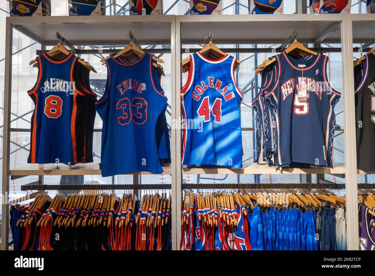 Nba store hi-res stock photography and images - Page 2 - Alamy