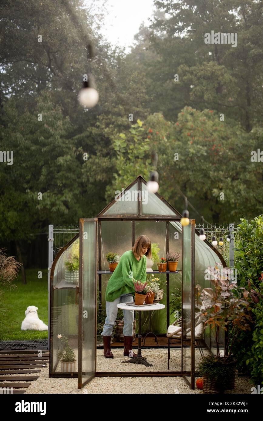 Botanical greenhouse vintage hi-res stock photography and images - Alamy