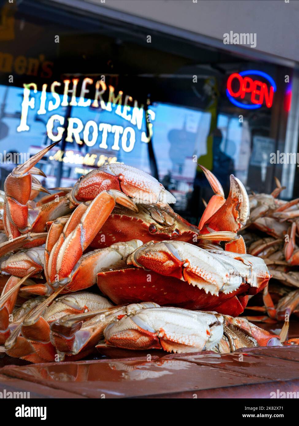 CRAB PIER 39 FISHERMAN’S WHARF GROTTO SAN FRANCISCO Freshly steamed