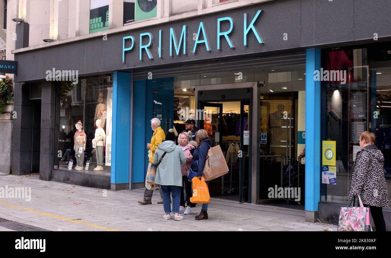 Shops and restaurants in Cardiff city centre. The Primark Shop on Queen