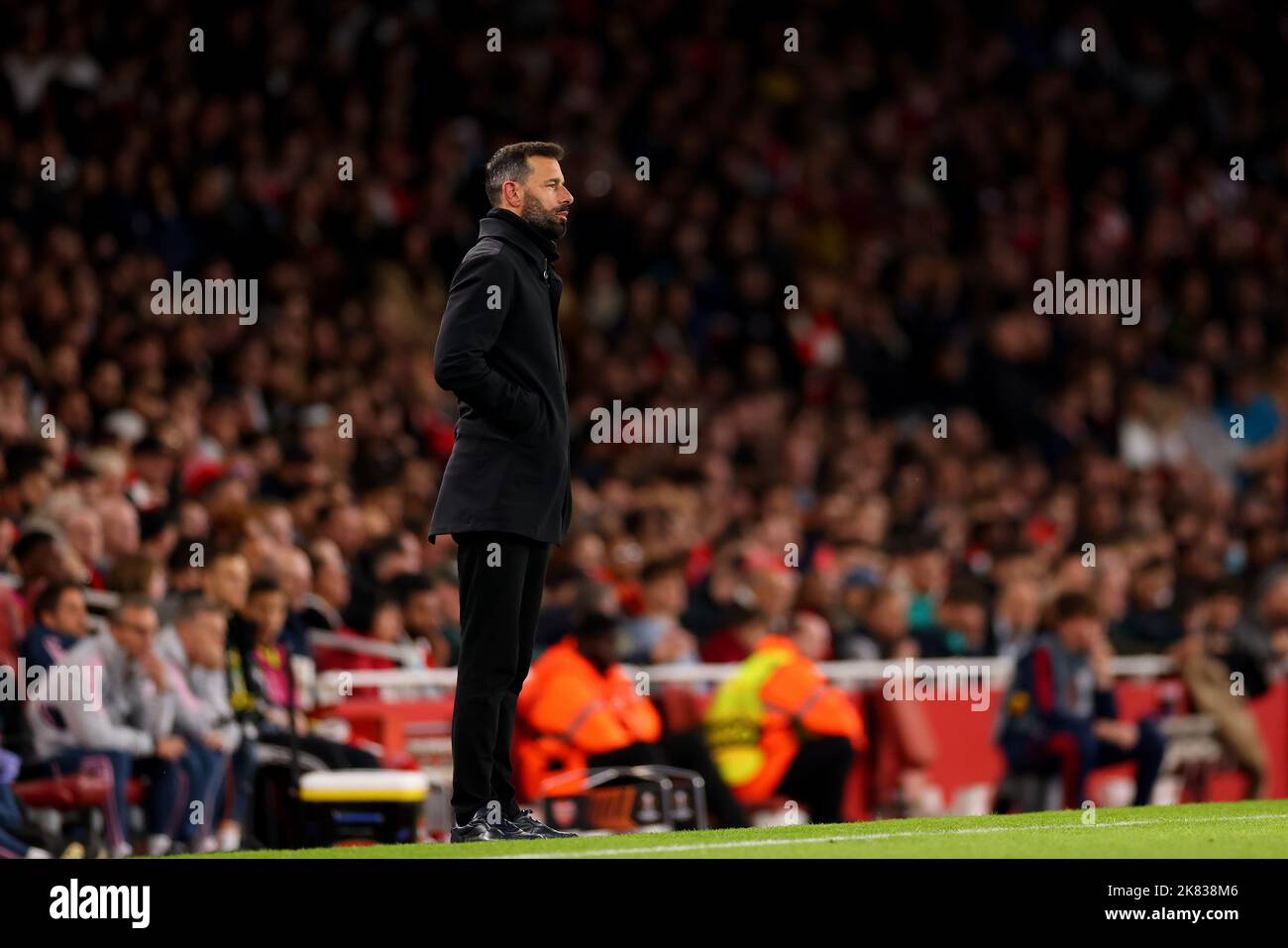 London, UK. 20th Oct, 2022. 20th October 2022;  Emirates Stadium, London, England; Europa League Football, Arsenal versus PSV Eindhoven; PSV Eindhoven Manager Ruud van Nistelrooy Credit: Action Plus Sports Images/Alamy Live News Stock Photo
