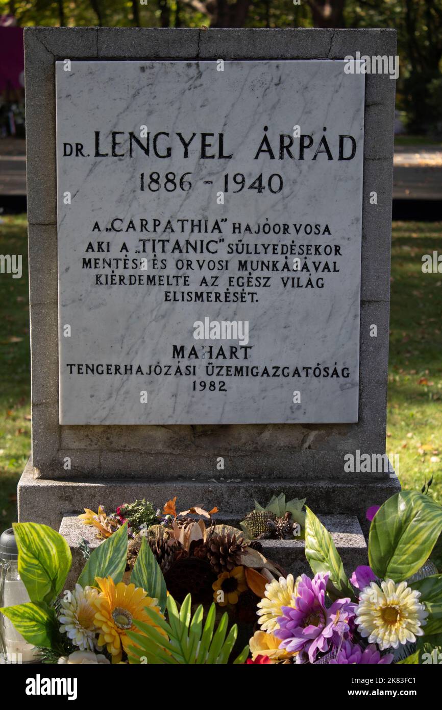 The grave of Árpád Lengyel the ship's medical officer of the RMS Carpathia at the time of the sinking of the RMS Titanic Kerepesi Cemetery Budapest Stock Photo