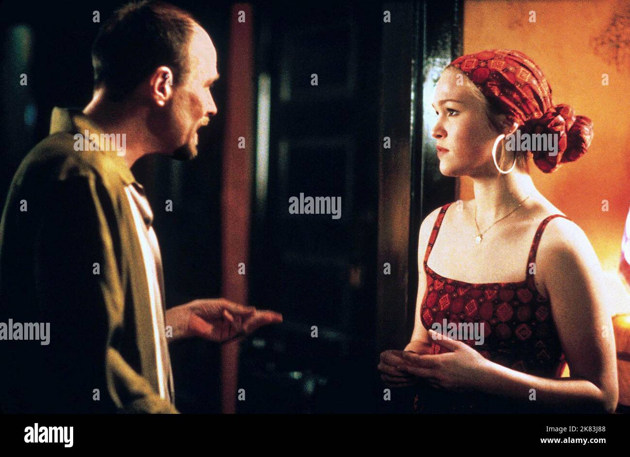 Terry Kinney & Julia Stiles Film: Save The Last Dance (2001) Characters: Roy Johnson & Sara Johnson  Director: Thomas Carter 09 January 2001   **WARNING** This Photograph is for editorial use only and is the copyright of PARAMOUNT and/or the Photographer assigned by the Film or Production Company and can only be reproduced by publications in conjunction with the promotion of the above Film. A Mandatory Credit To PARAMOUNT is required. The Photographer should also be credited when known. No commercial use can be granted without written authority from the Film Company. Stock Photo