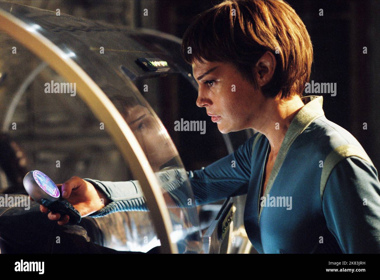 Jolene Blalock Television: Star Trek: Enterprise (TV-Serie)   Usa 2001-2005, 25 September 2001   **WARNING** This Photograph is for editorial use only and is the copyright of PARAMOUNT and/or the Photographer assigned by the Film or Production Company and can only be reproduced by publications in conjunction with the promotion of the above Film. A Mandatory Credit To PARAMOUNT is required. The Photographer should also be credited when known. No commercial use can be granted without written authority from the Film Company. Stock Photo