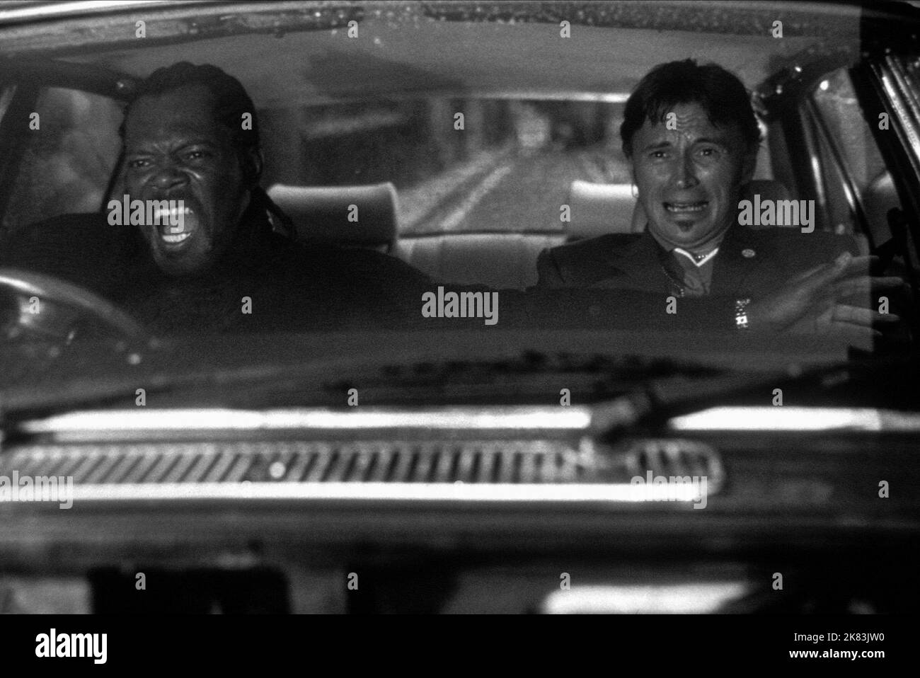 Samuel L. Jackson & Robert Carlyle Film: The 51st State (2001) Characters: Elmo McElroy & Felix DeSouza  Director: Ronny Yu 07 December 2001   **WARNING** This Photograph is for editorial use only and is the copyright of FOCUS FILMS and/or the Photographer assigned by the Film or Production Company and can only be reproduced by publications in conjunction with the promotion of the above Film. A Mandatory Credit To FOCUS FILMS is required. The Photographer should also be credited when known. No commercial use can be granted without written authority from the Film Company. Stock Photo