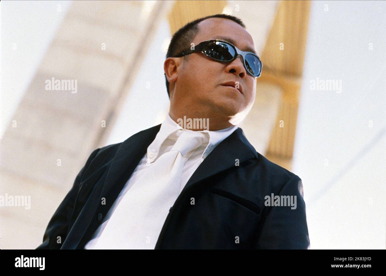 Eric Tsang Film: The Accidental Spy; Te Wu Mi Cheng (Te wu mi cheng) Characters: Many Liu  Hk 2001, Director: Teddy Chan 18 January 2001   **WARNING** This Photograph is for editorial use only and is the copyright of GOLDEN HARVEST and/or the Photographer assigned by the Film or Production Company and can only be reproduced by publications in conjunction with the promotion of the above Film. A Mandatory Credit To GOLDEN HARVEST is required. The Photographer should also be credited when known. No commercial use can be granted without written authority from the Film Company. Stock Photo