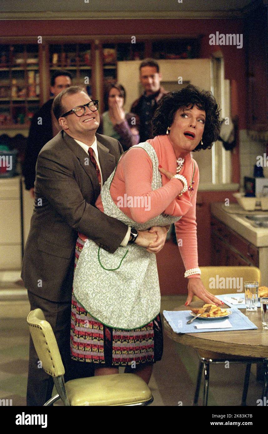 Drew Carey & Richard Chamberlain Television: The Drew Carey Show : Season 7 (2001) Characters: Drew Carey & Maggie Wick Heimlich Maneuver 26 January 2001   **WARNING** This Photograph is for editorial use only and is the copyright of ABC and/or the Photographer assigned by the Film or Production Company and can only be reproduced by publications in conjunction with the promotion of the above Film. A Mandatory Credit To ABC is required. The Photographer should also be credited when known. No commercial use can be granted without written authority from the Film Company. Stock Photo