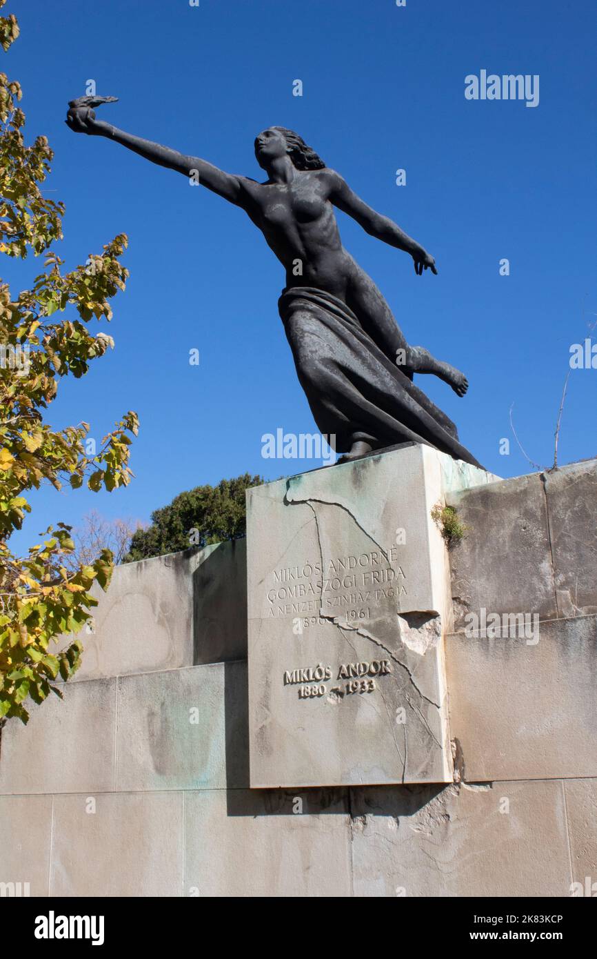 Statue on a grave in Kerepesi Cemetery, Budapest, Hungary Stock Photo