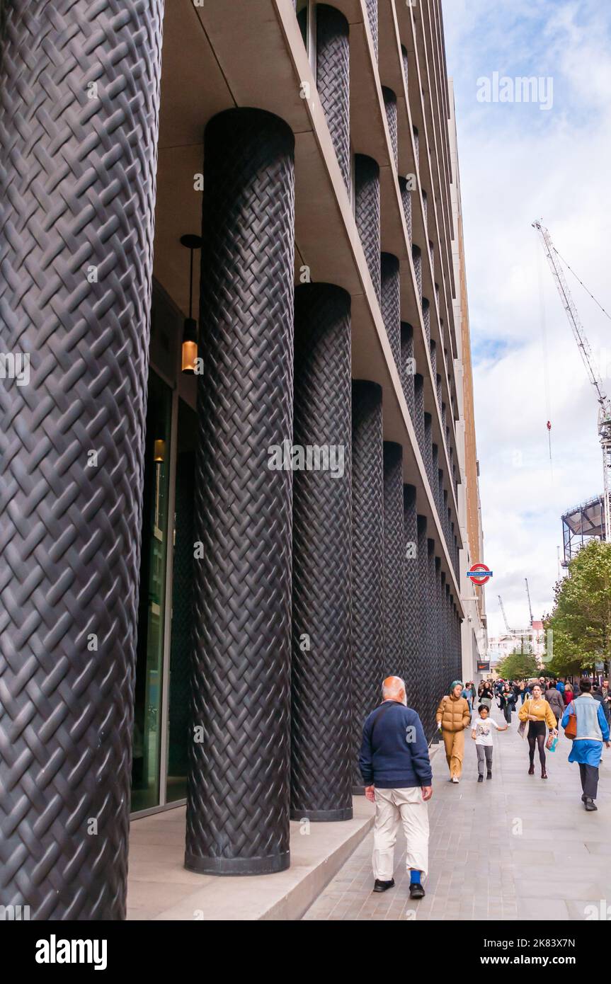 Shops in King’s Blvd, King’s Cross Stock Photo Alamy