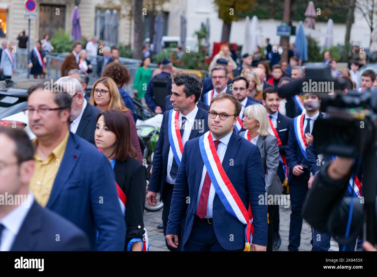 Paris, France, 20/10/2022. Marine Le Pen, Jordan Bardella and deputies from the 'Rassemblement National' pays tribute to Lola, a 12-year-old girl murdered by an Algerian clandestine in Paris, by making a minute of silence in front of the National Assembly. Pierre Galan/Alamy Live News Stock Photo