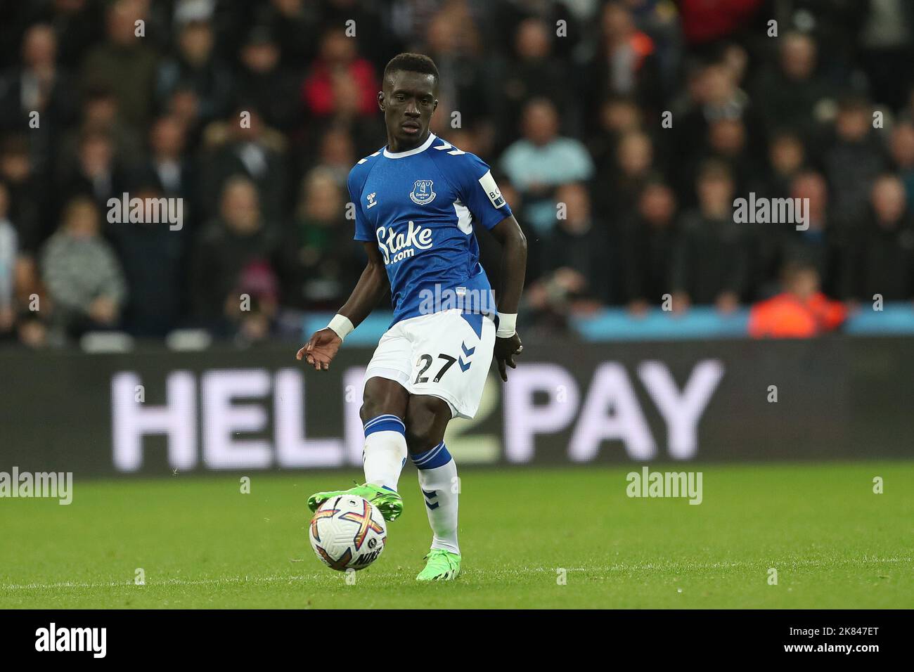 Idrissa Gueye of Everton during the Premier League match between Newcastle United and Everton at St. James's Park, Newcastle on Wednesday 19th October 2022. (Credit: Mark Fletcher | MI News) Credit: MI News & Sport /Alamy Live News Stock Photo