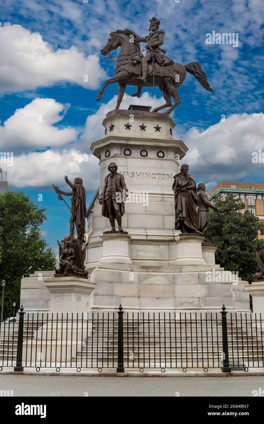Richmond, Virginia.  Equestrian Statue of George Washington on State Capitol Grounds.  George Mason to left of 'W', Jefferson to right of 'Washington. Stock Photo