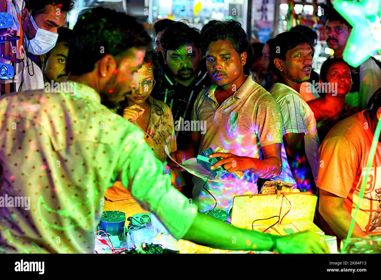 kolkata-india-20th-oct-2022-people-seen-buying-led-lights-to