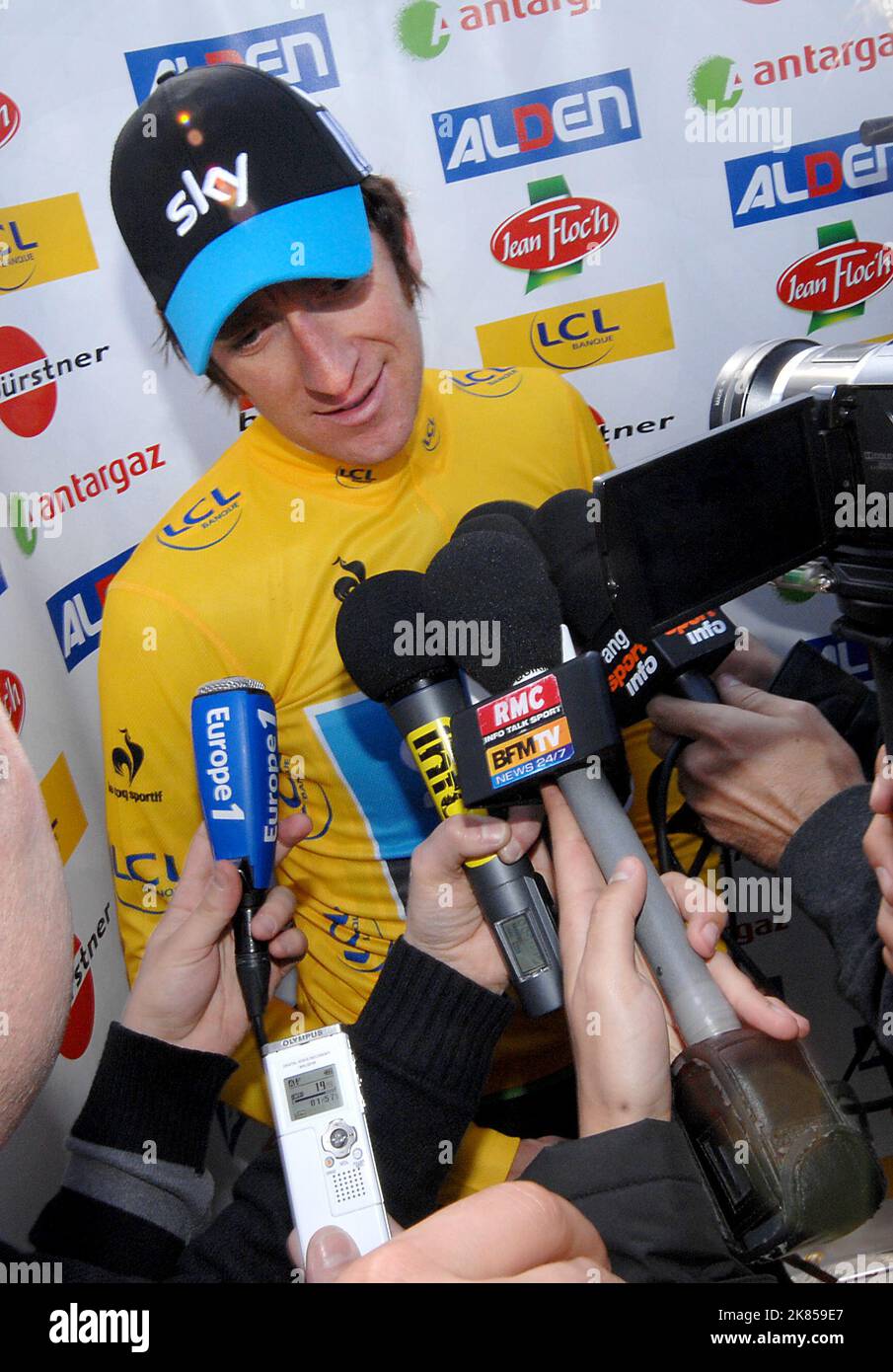 Paris Nice, Col D'Eze final day Time trial, Bradley Wiggins is interviewed by press after the race Stock Photo