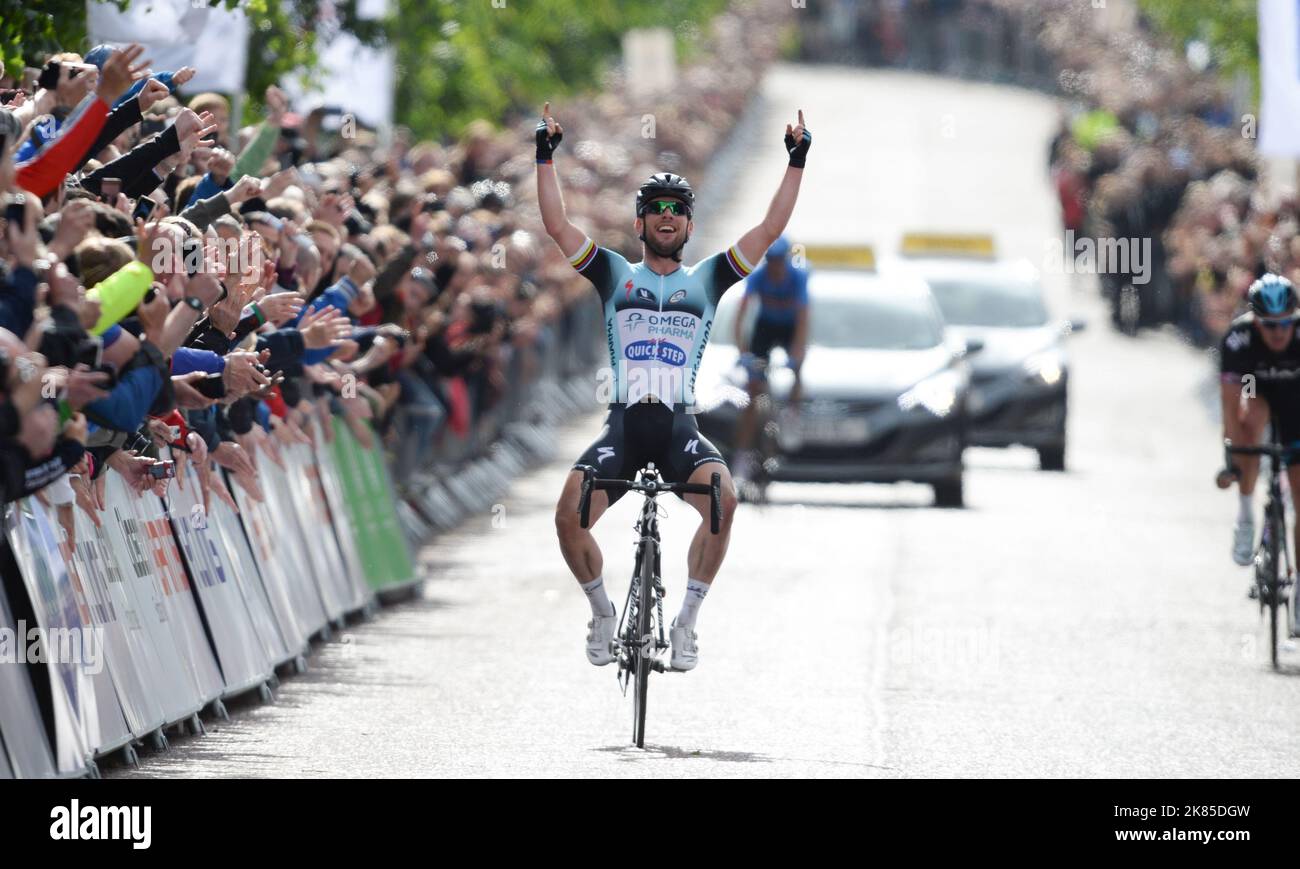Mark Cavendish wins the National Road Race Championships in Glasgow