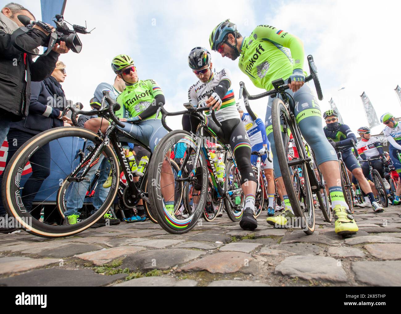 Peter Sagan (Tinkoff) shared studies the key points of the race from