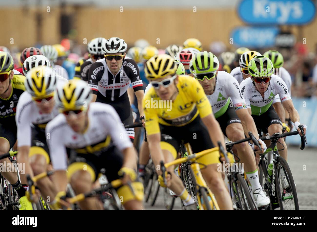 Dutch rider Tom Dumoulin for team Sunweb - second place Stock Photo - Alamy