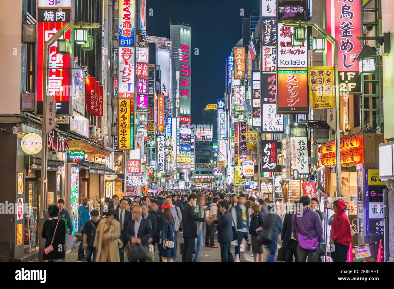 Tokyo, Japan - October 27, 2017 : Night scene of tourist walking at Kabukicho street, Shinjuku, Tokyo, Japan Stock Photo