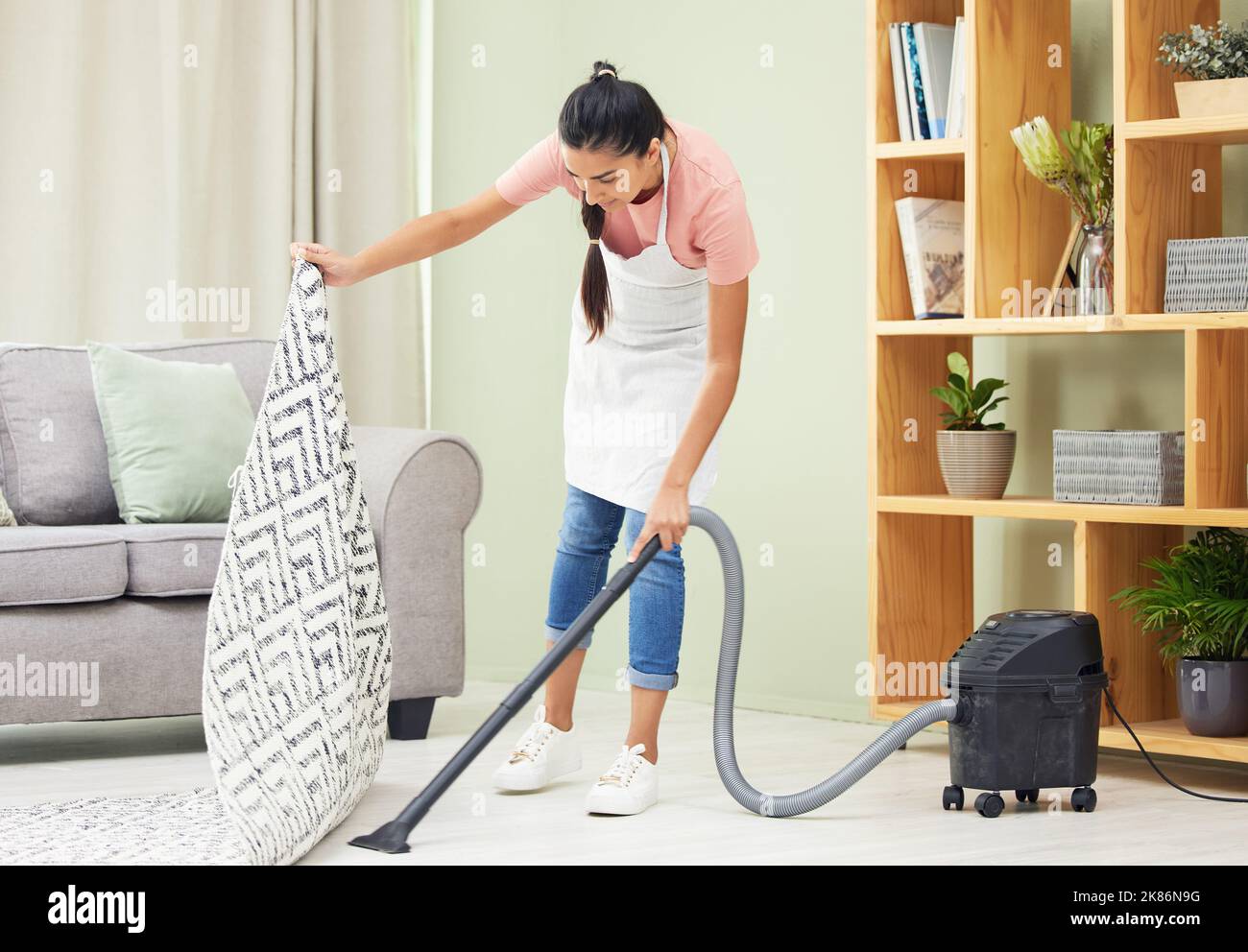 I dont sweep things under the rug, I deal with the mess. a young woman