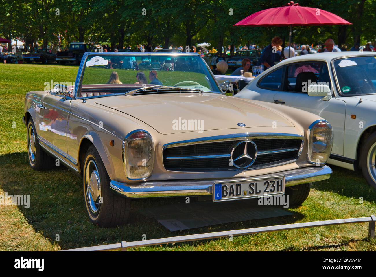 Mercedes convertible 1970s hi-res stock photography and images - Alamy