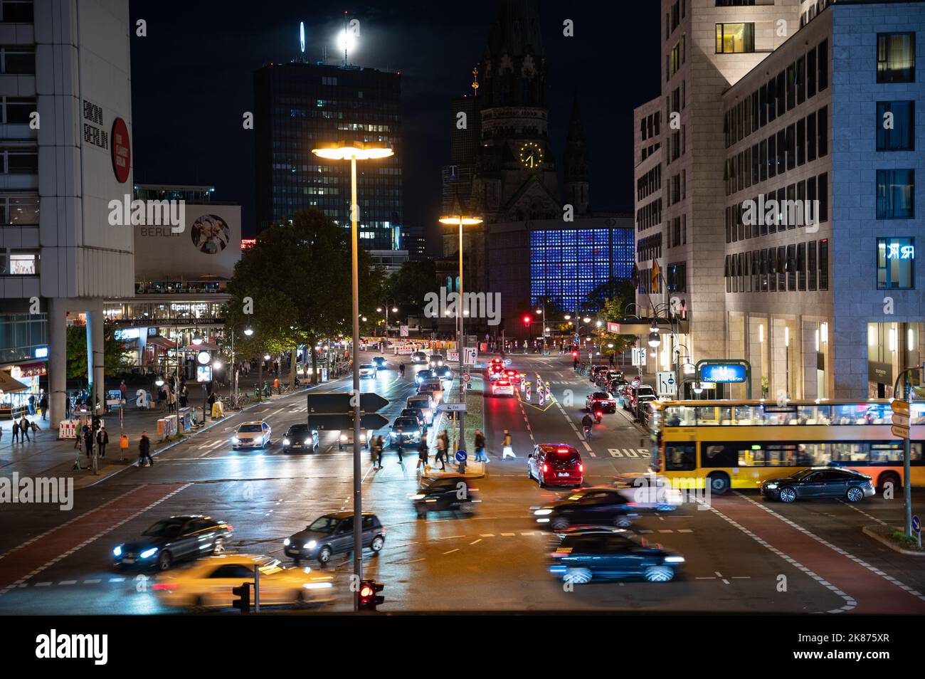 07.10.2022, Berlin, Germany, Europe - View of evening traffic at Hardenbergplatz square in district of Charlottenburg as seen from Bahnhof Zoo station. Stock Photo