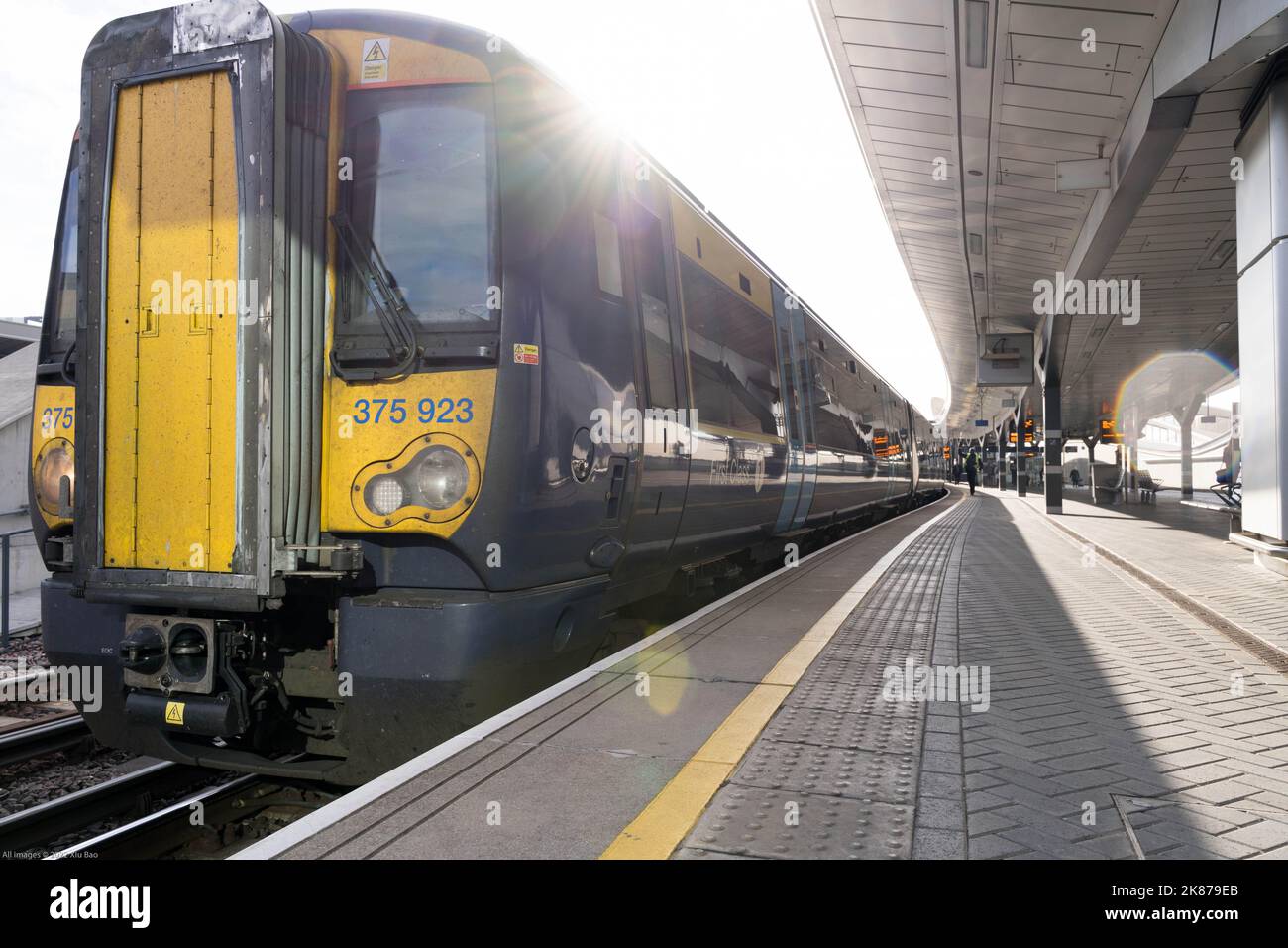 South-eastern train  ready to depart from in London Bridge station England UK Stock Photo
