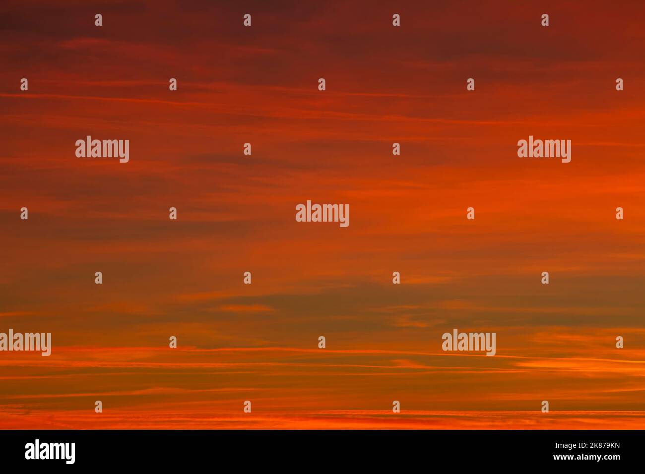 Beautiful sunset background with cloudy sky Stock Photo - Alamy