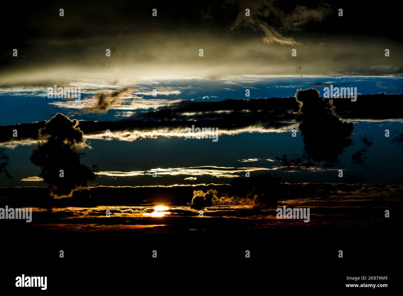 Beautiful sunset background with cloudy sky Stock Photo - Alamy