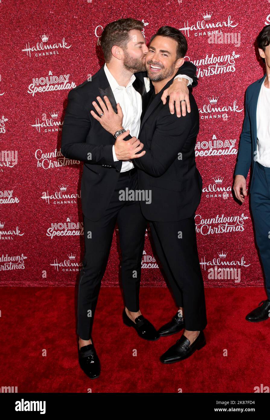 New York, USA. 20th Oct, 2022. Jonathan and husband Jaymes