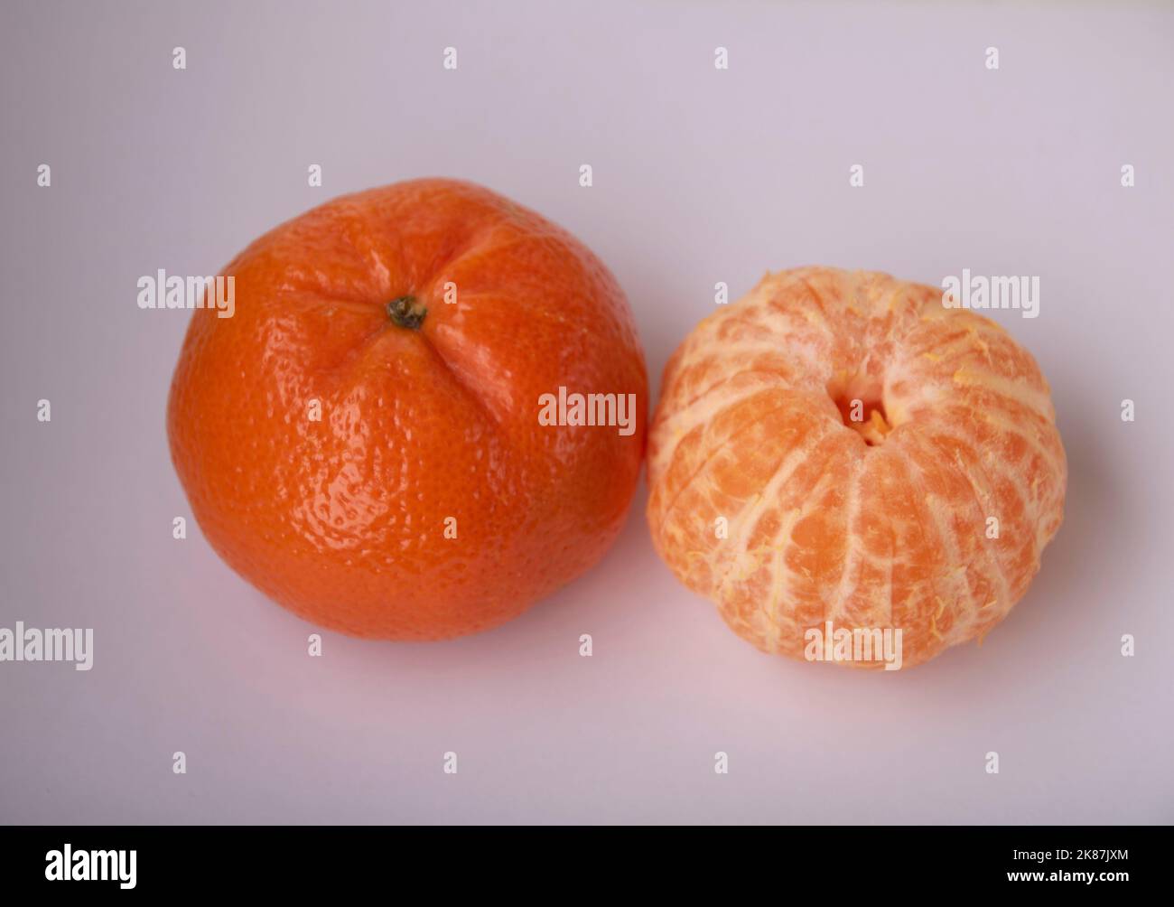 Peeled and unpeeled orange hi-res stock photography and images - Alamy