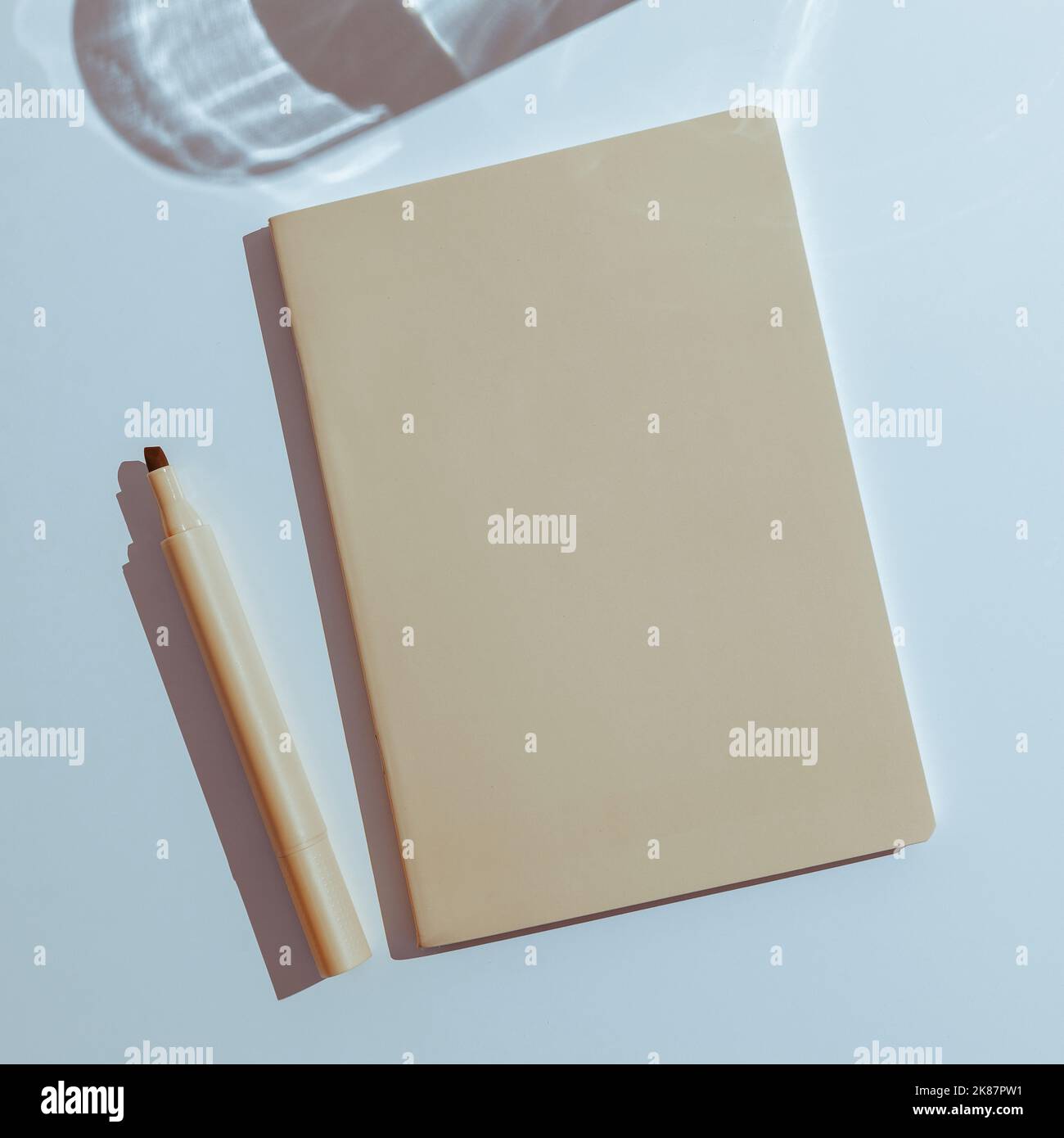 Colorful Wallpaper Image, Shatter Effect Design, Geometric Pattern ...