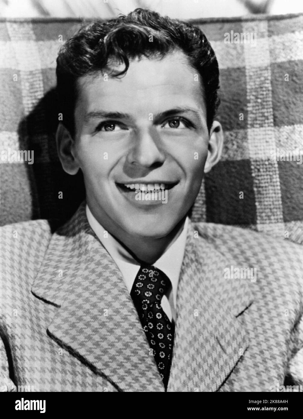 Frank Sinatra Singer / Actor 01 May 1952 **WARNING** This Photograph is ...