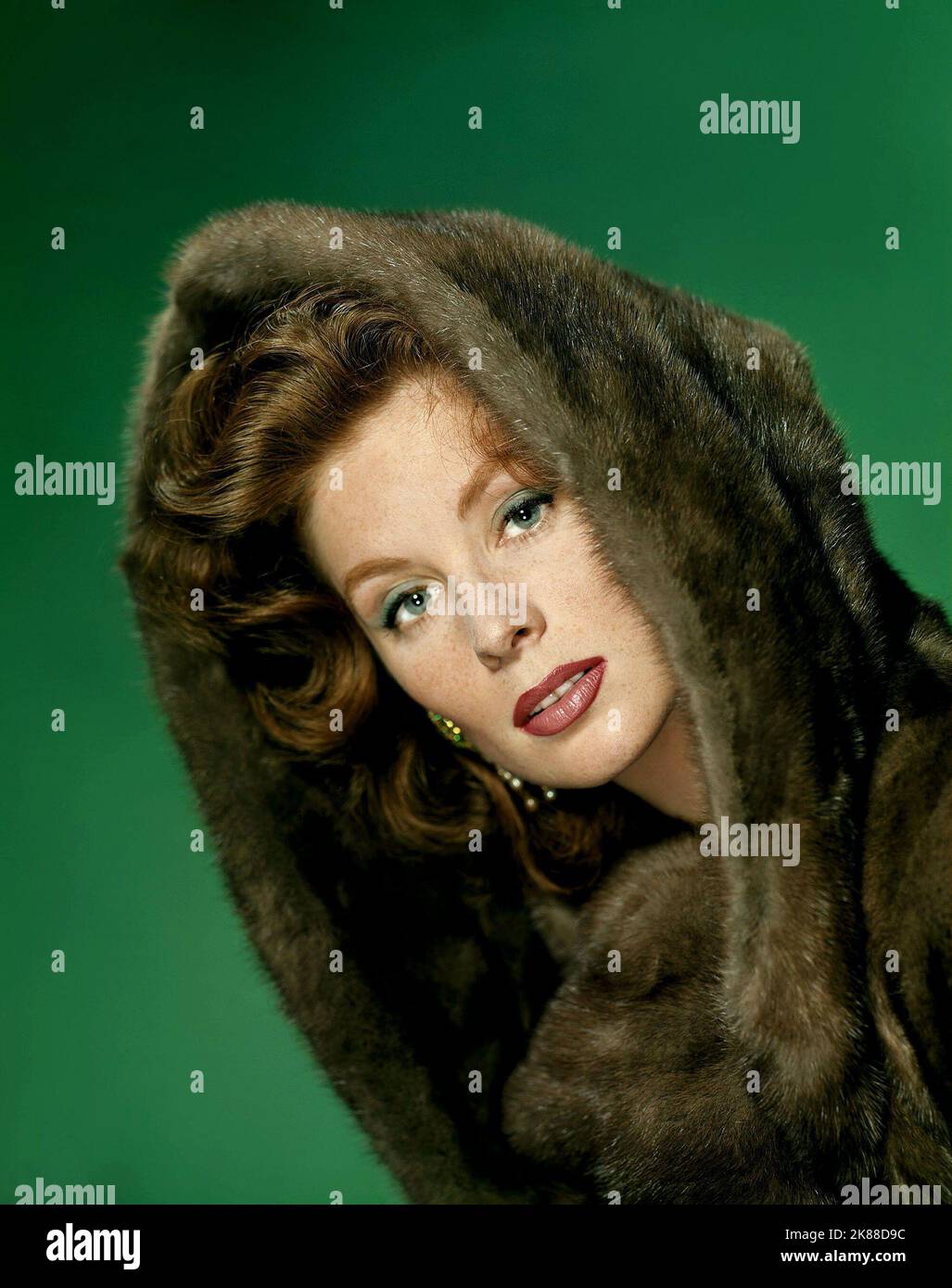 Suzy Parker  Actress   01 May 1959   **WARNING** This Photograph is for editorial use only and is the copyright of The Film Company and/or the Photographer assigned by the Film or Production Company and can only be reproduced by publications in conjunction with the promotion of the above Film. A Mandatory Credit To The Film Company is required. The Photographer should also be credited when known. No commercial use can be granted without written authority from the Film Company. Stock Photo