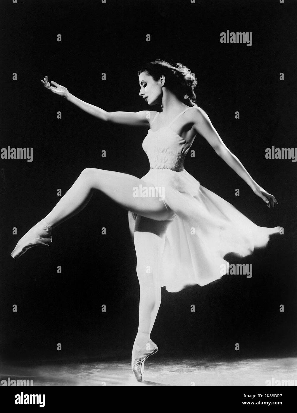 Tamara Toumanova Ballett Dancer 01 May 1954 Warning This Photograph Is For Editorial Use 