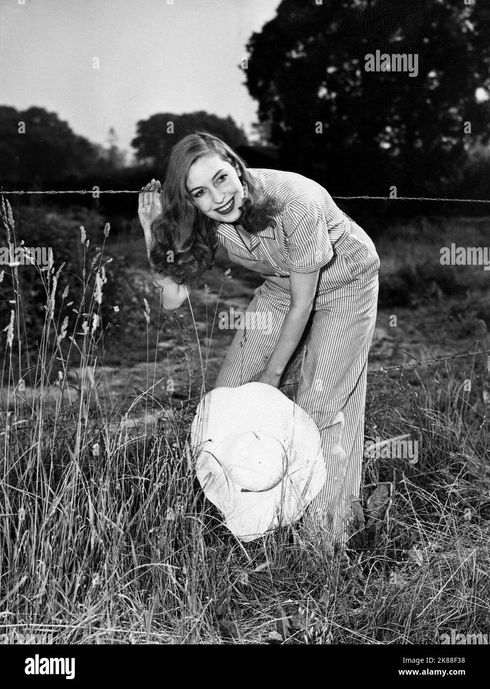 Valerie Hobson  Actress   01 May 1948   **WARNING** This Photograph is for editorial use only and is the copyright of The Film Company and/or the Photographer assigned by the Film or Production Company and can only be reproduced by publications in conjunction with the promotion of the above Film. A Mandatory Credit To The Film Company is required. The Photographer should also be credited when known. No commercial use can be granted without written authority from the Film Company. Stock Photo