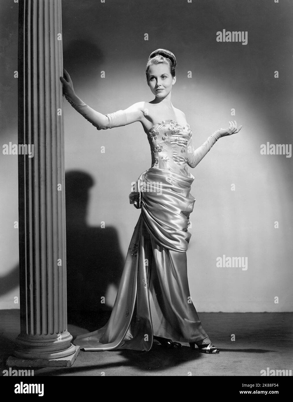 Hazel Court Actress 01 May 1948 **WARNING** This Photograph is for ...