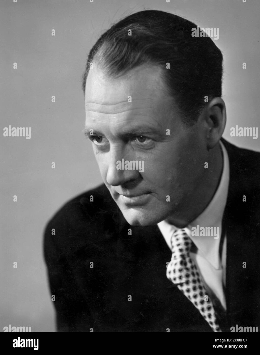 Ian Hunter Actor 01 May 1944 **WARNING** This Photograph is for ...