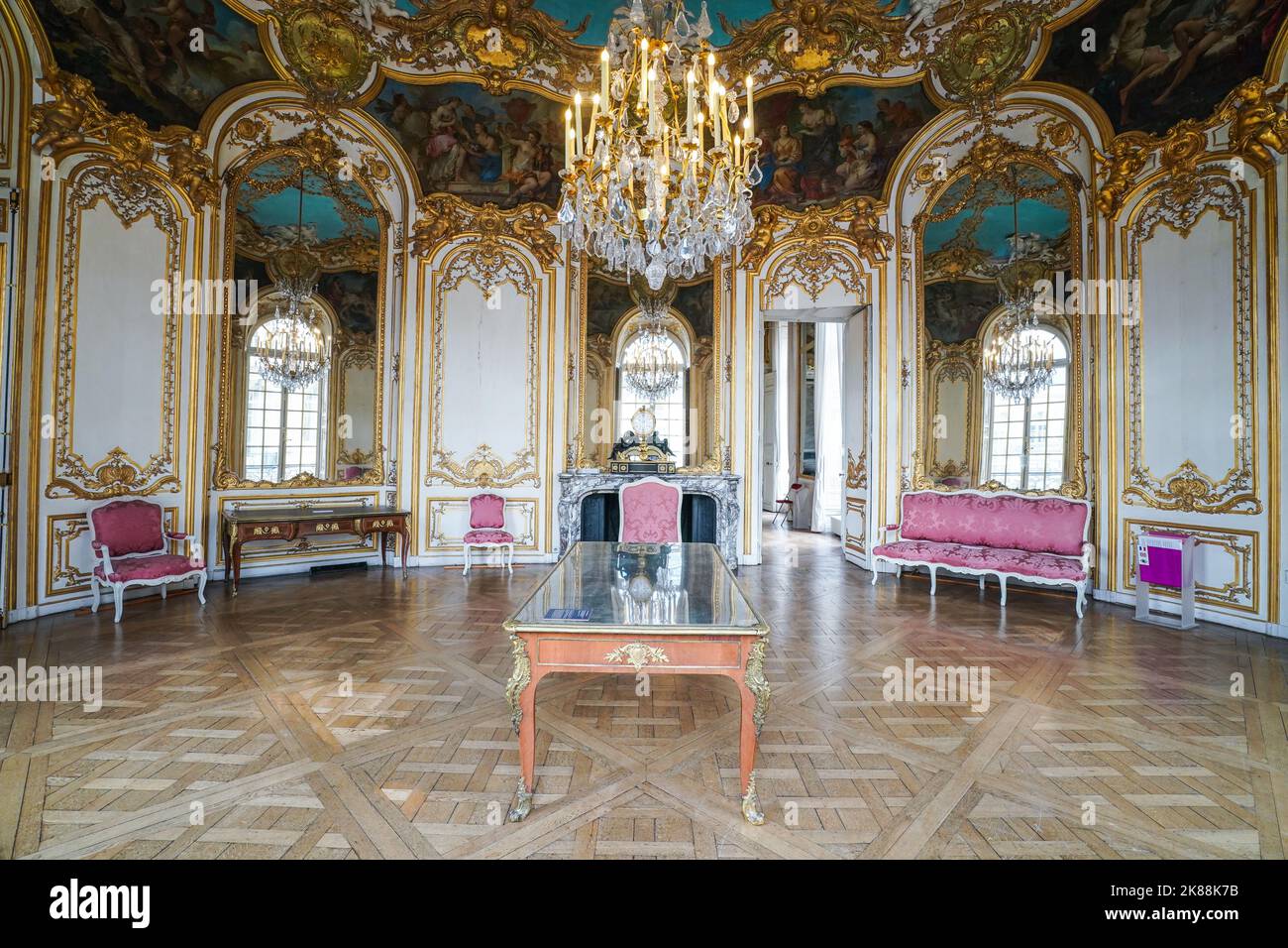 Table with blood spots on which wounded Robespierre may have been lying
