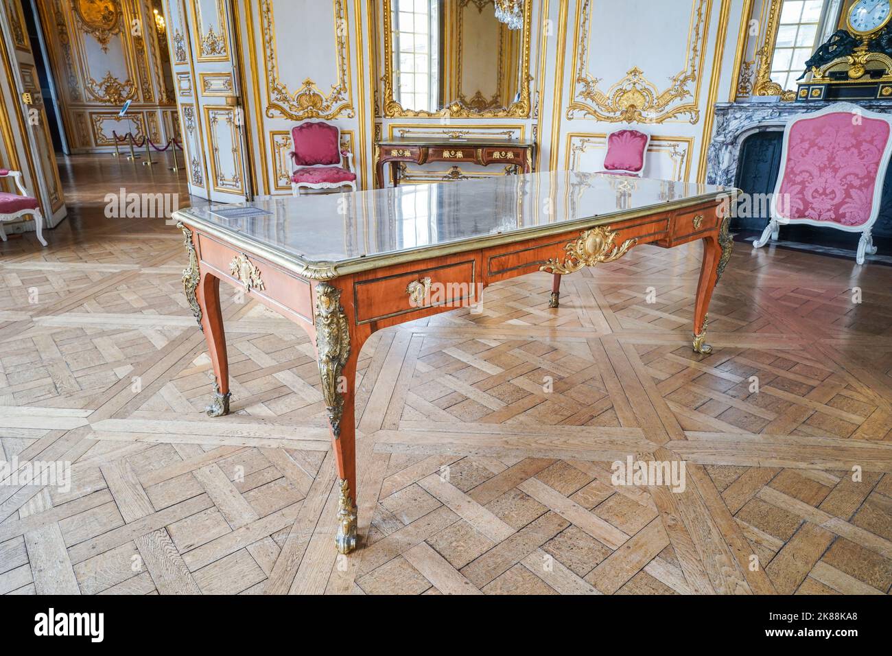 Table with blood spots on which wounded Robespierre may have been lying