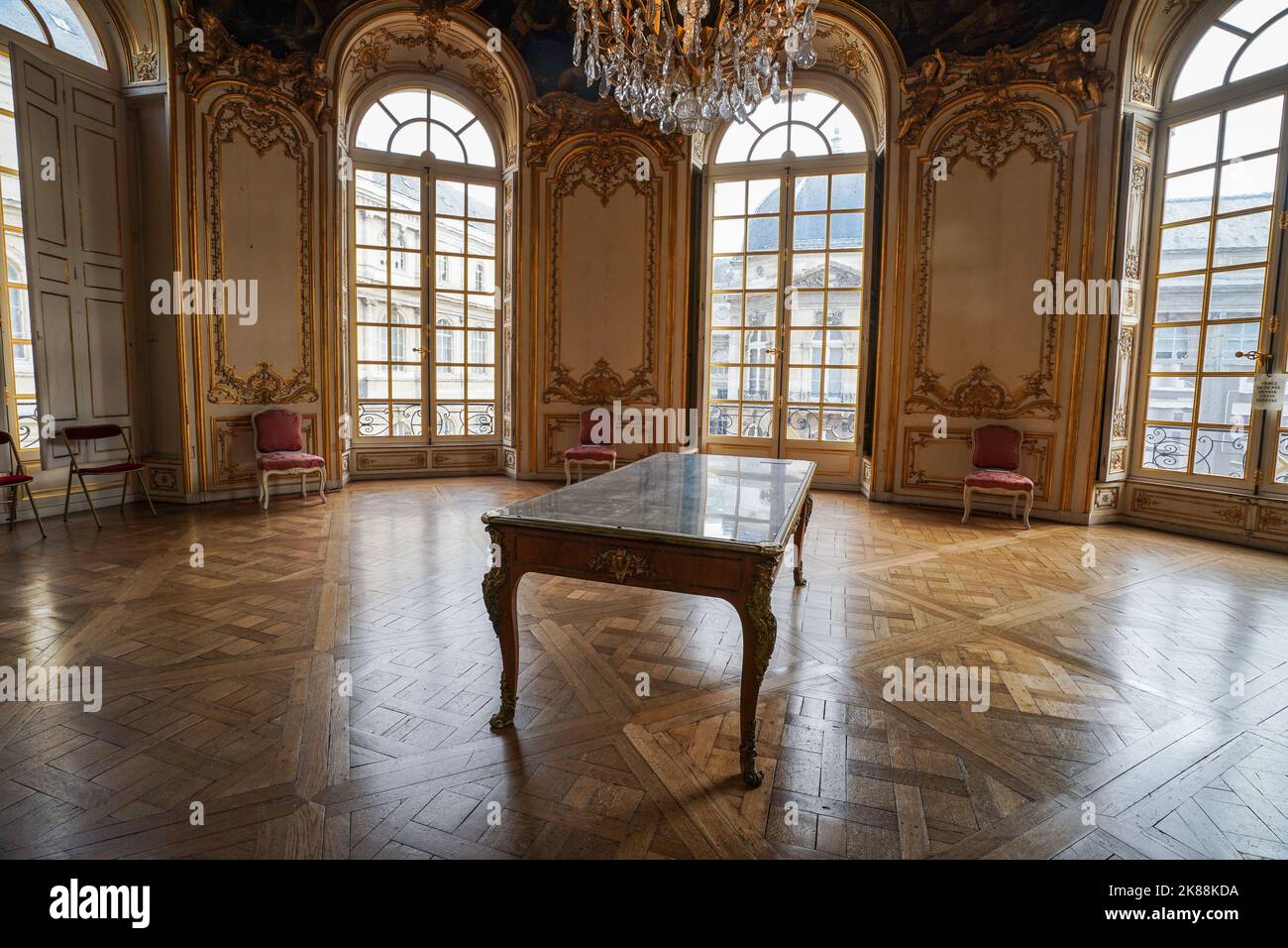 Table with blood spots on which wounded Robespierre may have been lying
