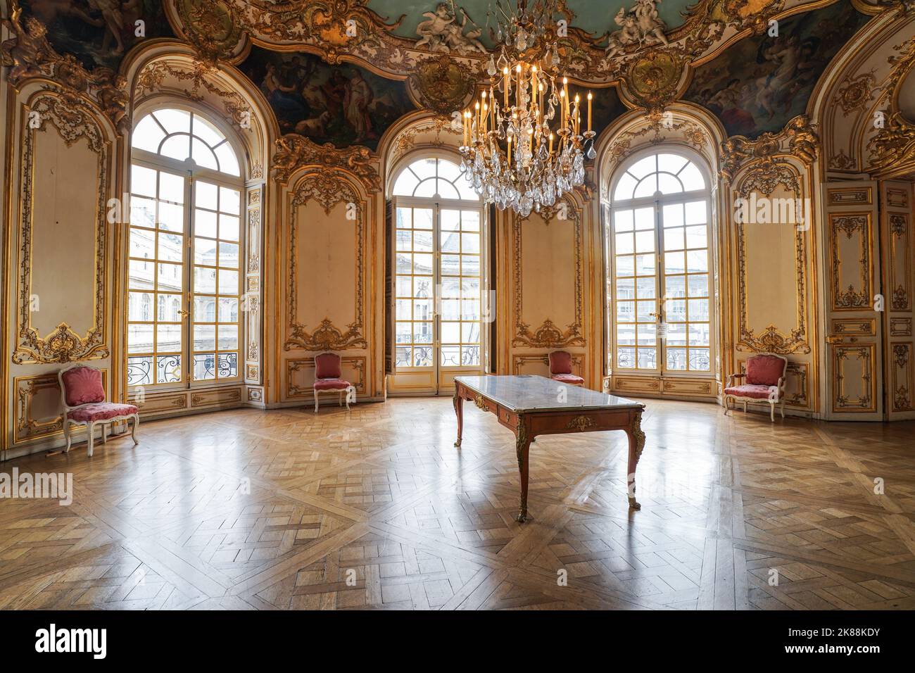 Table with blood spots on which wounded Robespierre may have been lying
