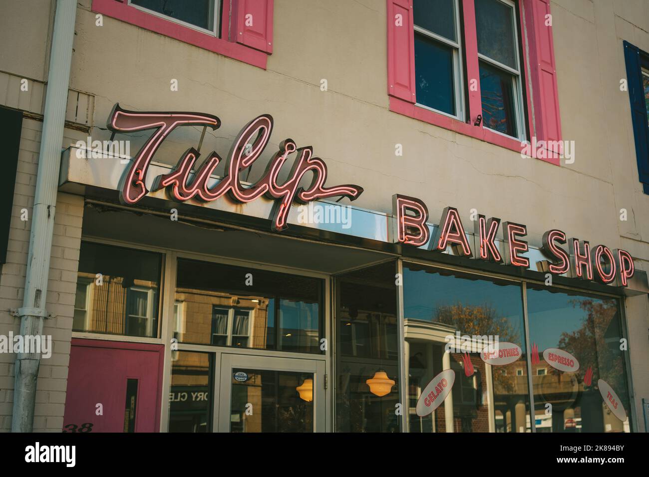 Tulip Bake Shop vintage sign, Floral Park, New York Stock Photo Alamy