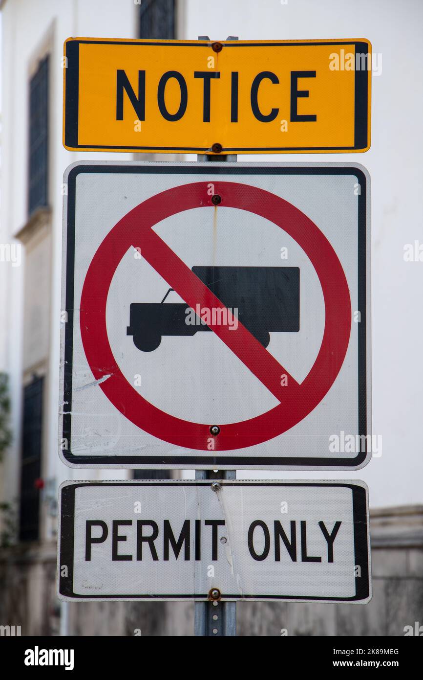 Notice No Trucks, Permit Only Street Sign Stock Photo - Alamy