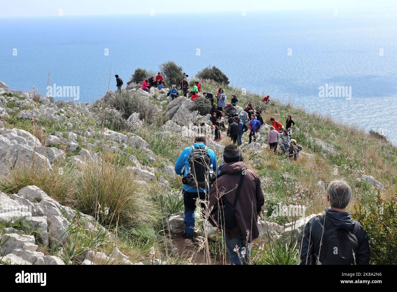 Sentiero sul mare hi-res stock photography and images - Alamy