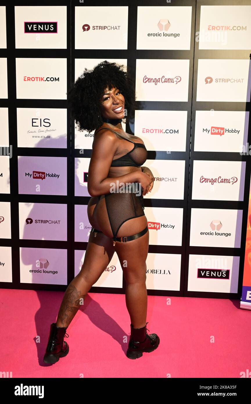 Josy black hi res stock photography and images Alamy