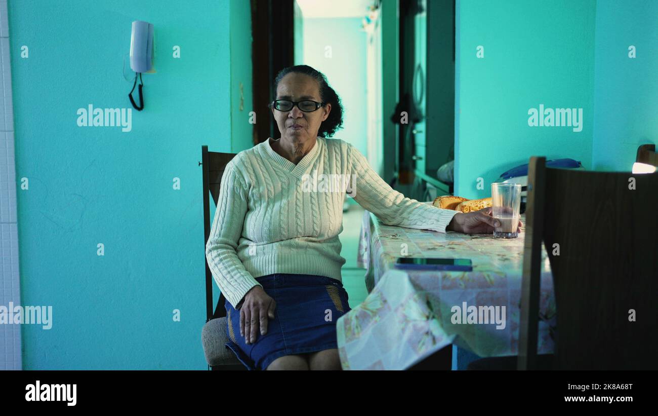 American elder woman lonely hi-res stock photography and images - Alamy