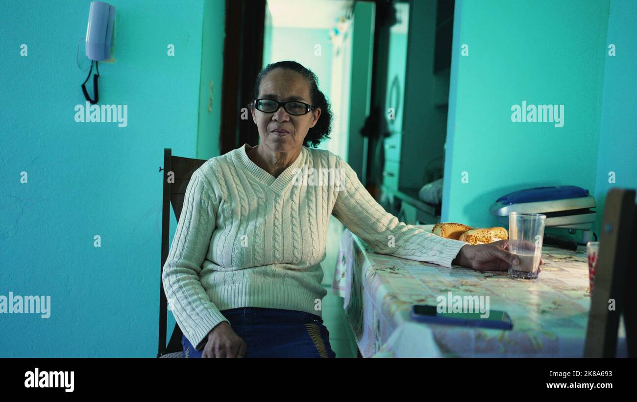 American elder woman lonely hi-res stock photography and images - Alamy
