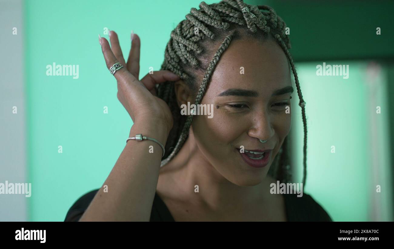 African woman brazilian braids hi-res stock photography and images - Alamy